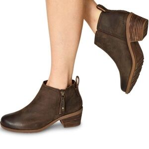 Teva 7 Dark Brown Anaya Chelsea Boot Ankle Bootie Waterproof Leather Heeled $160
